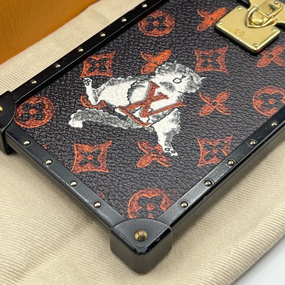 Louis Vuitton x Grace Coddington Catogram Eye Trunk IPhone Case Collector’s Rare - Picture 5 of 16